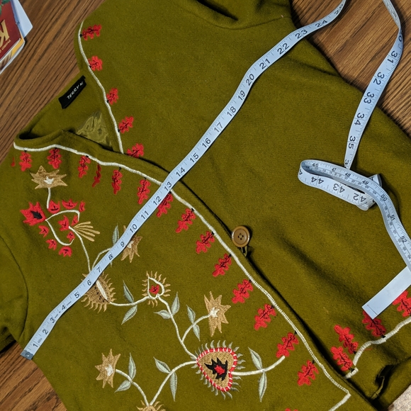 Vintage Wool Blend Embroidered Coat Large Terry K Floral Green Red - Picture 7 of 16
